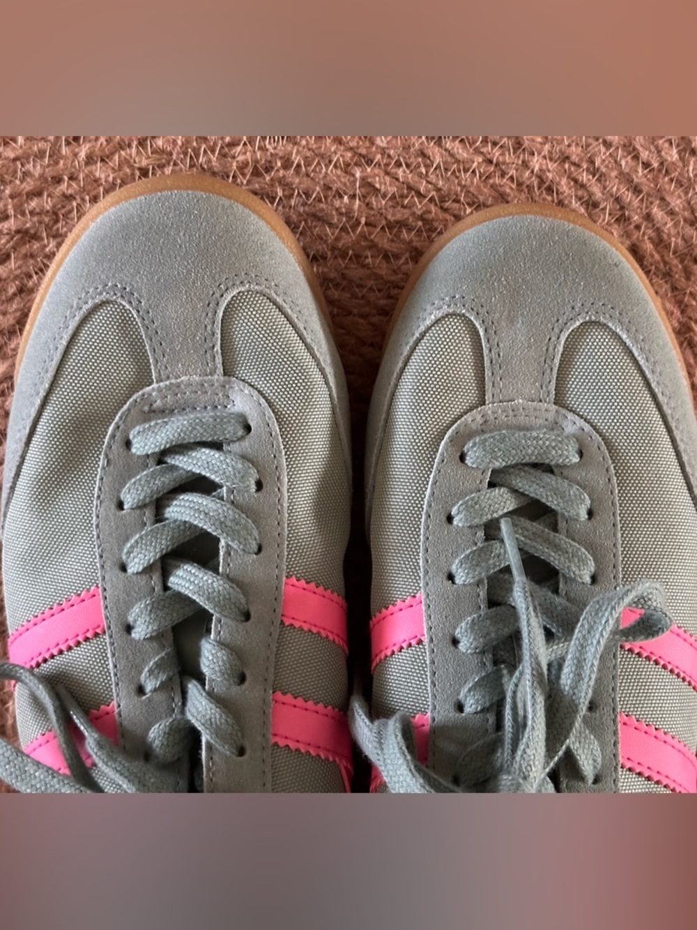 Gola Women's Green with Pink Stripe Sneakers - Picture 4 of 6